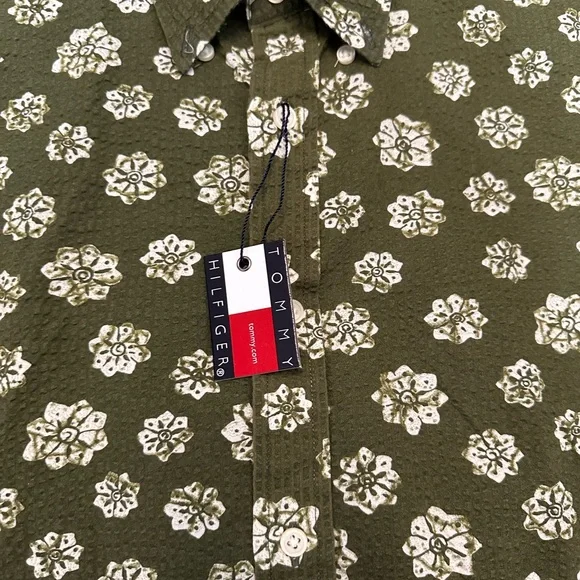 NWT Tommy Hilfiger Green Hawaiian Style Short Sleeved Button Down Size M - Picture 4 of 5